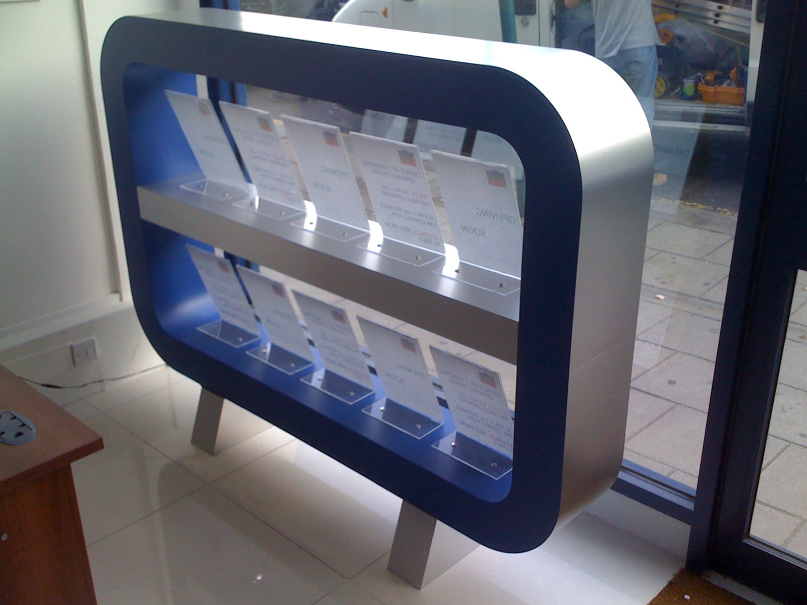 Non Illuminated Window Displays gallery 5