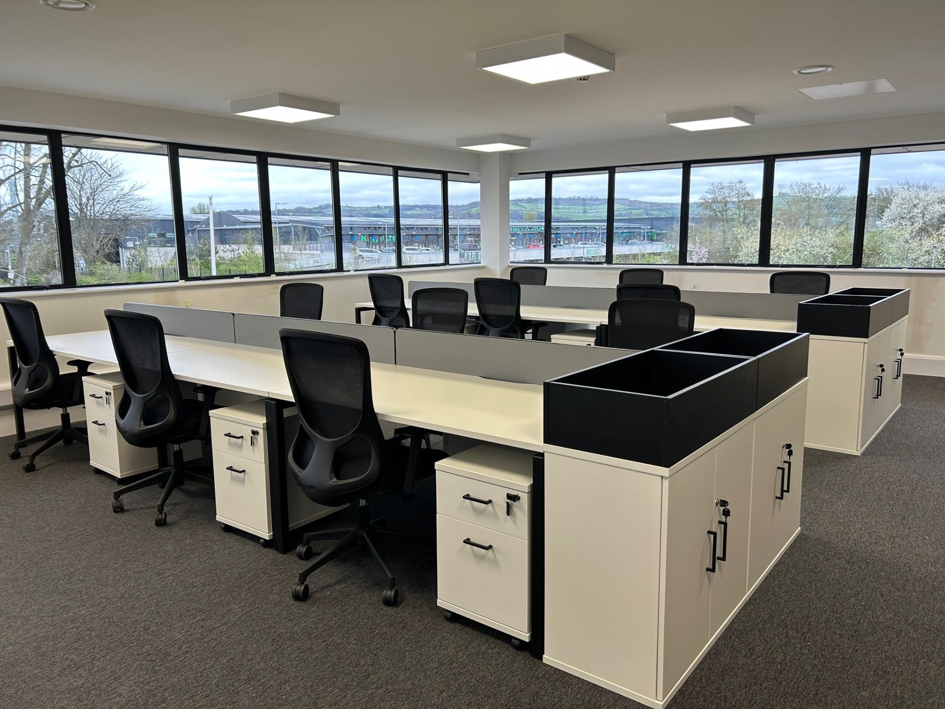 Desking & Seating 6