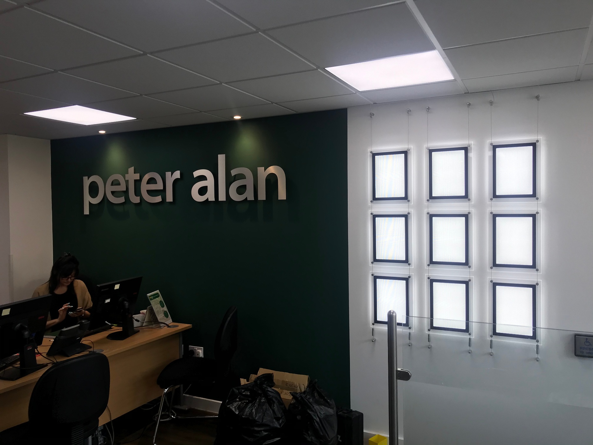 LED Rod & Cable Wall System - Image 5