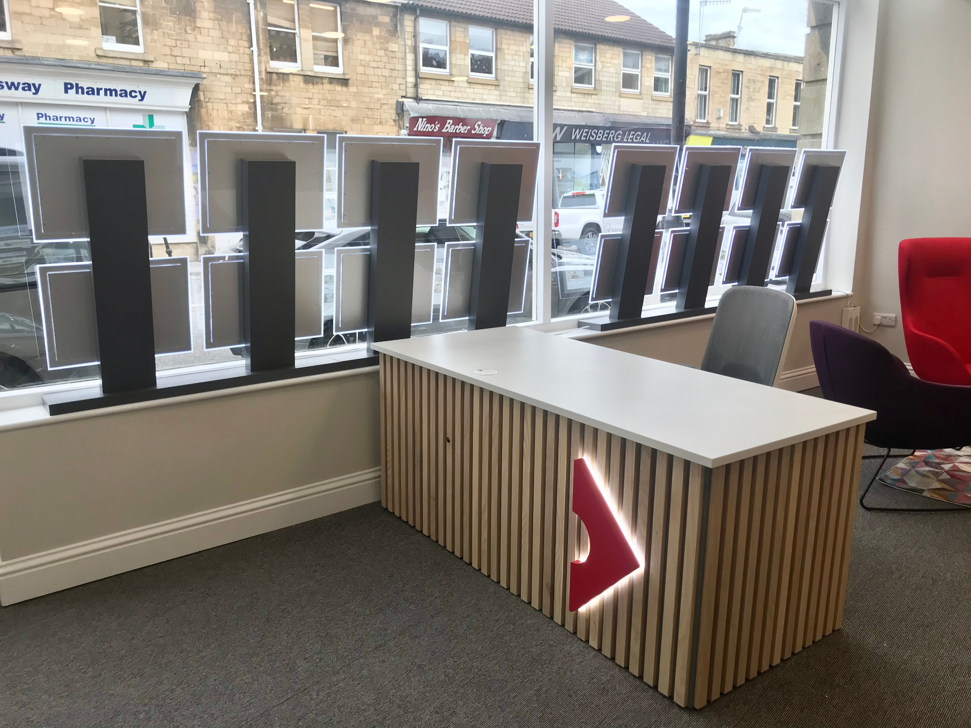 Stance Freestanding Display's - Image 11